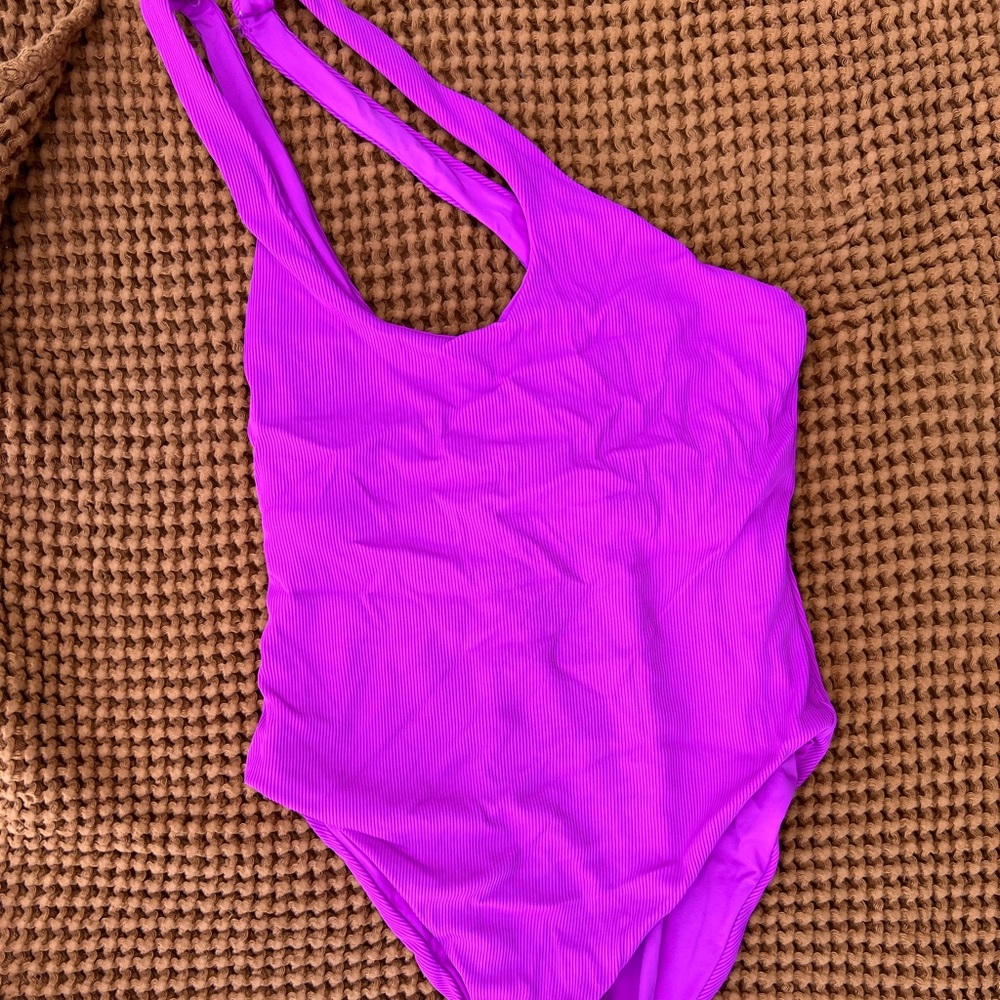 Phoebe Classic One-Shoulder Rib One-Piece Swimsuit
L SPACE